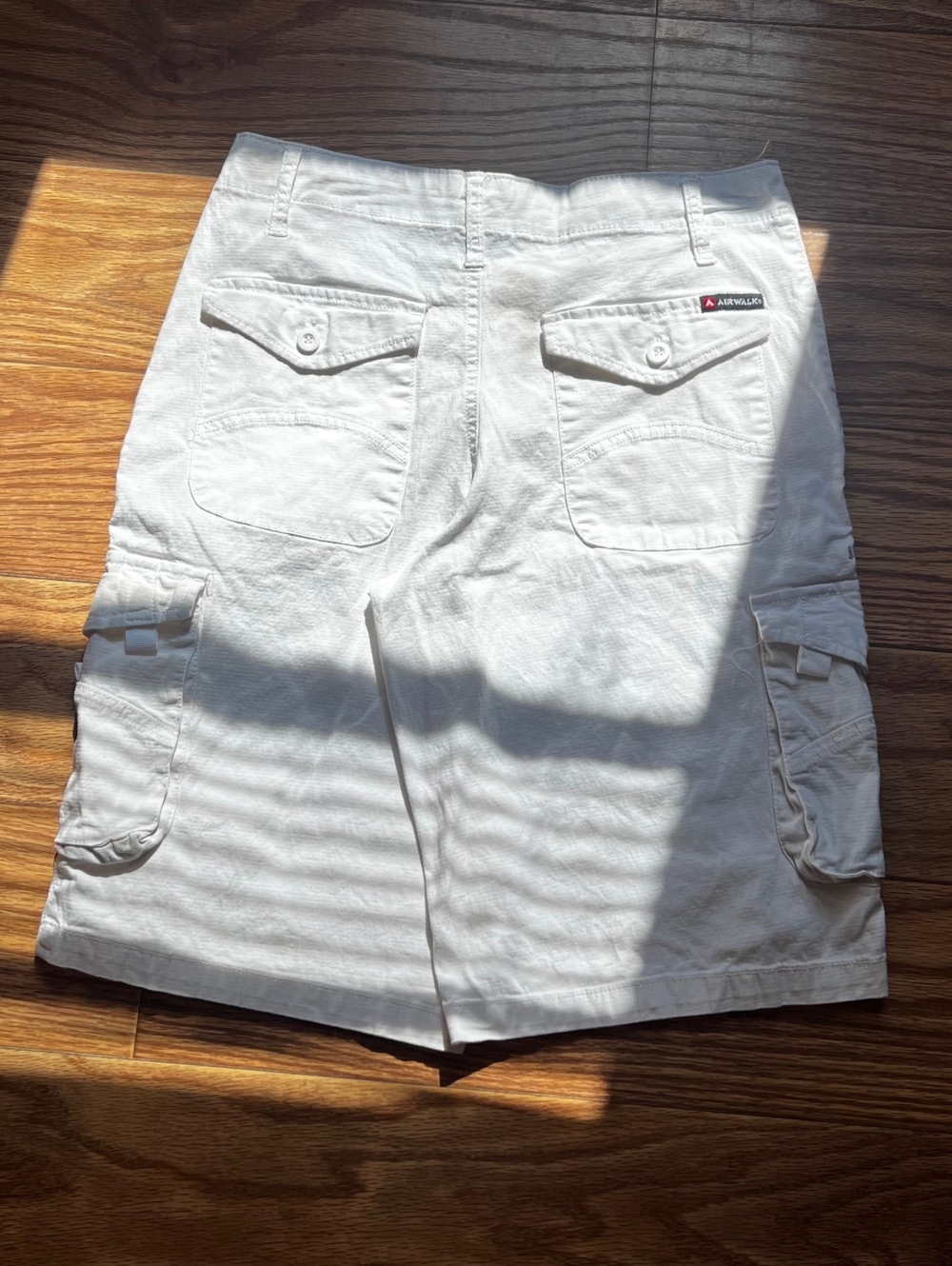y2k vintage airwalk white cargo shorts streetwear skater grunge gorpcore 2000s